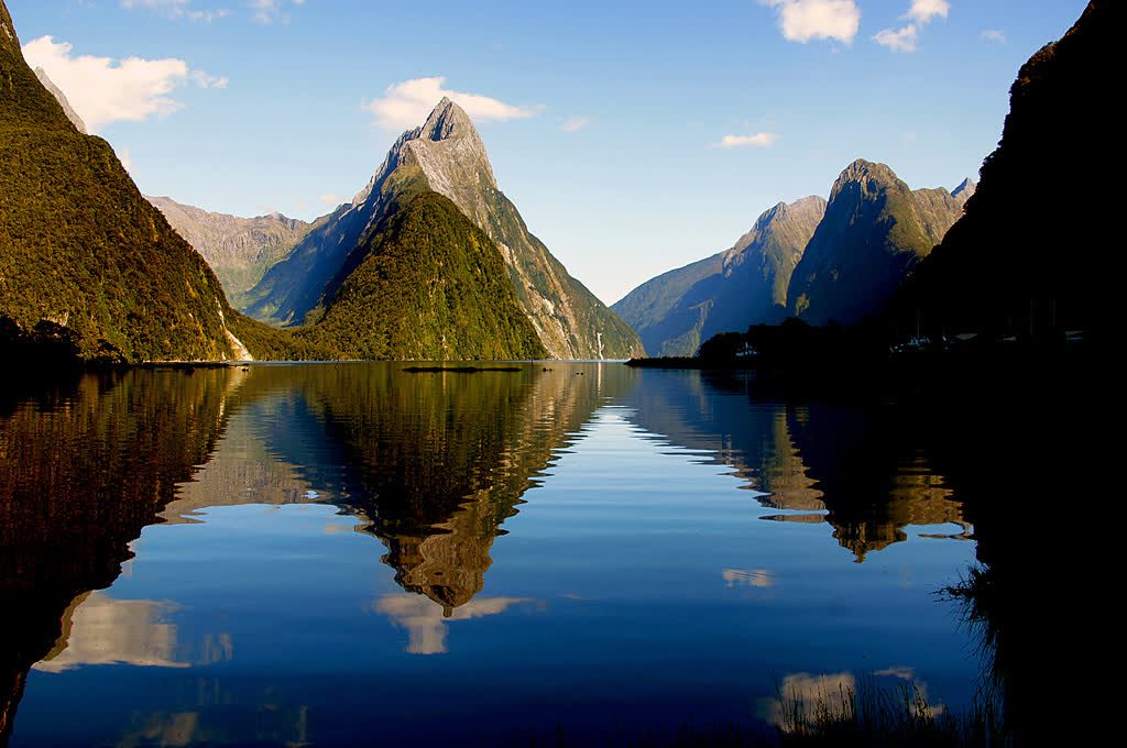 Hermosas vistas de un lago durante un viaje a Nueva Zelanda con WAYAO