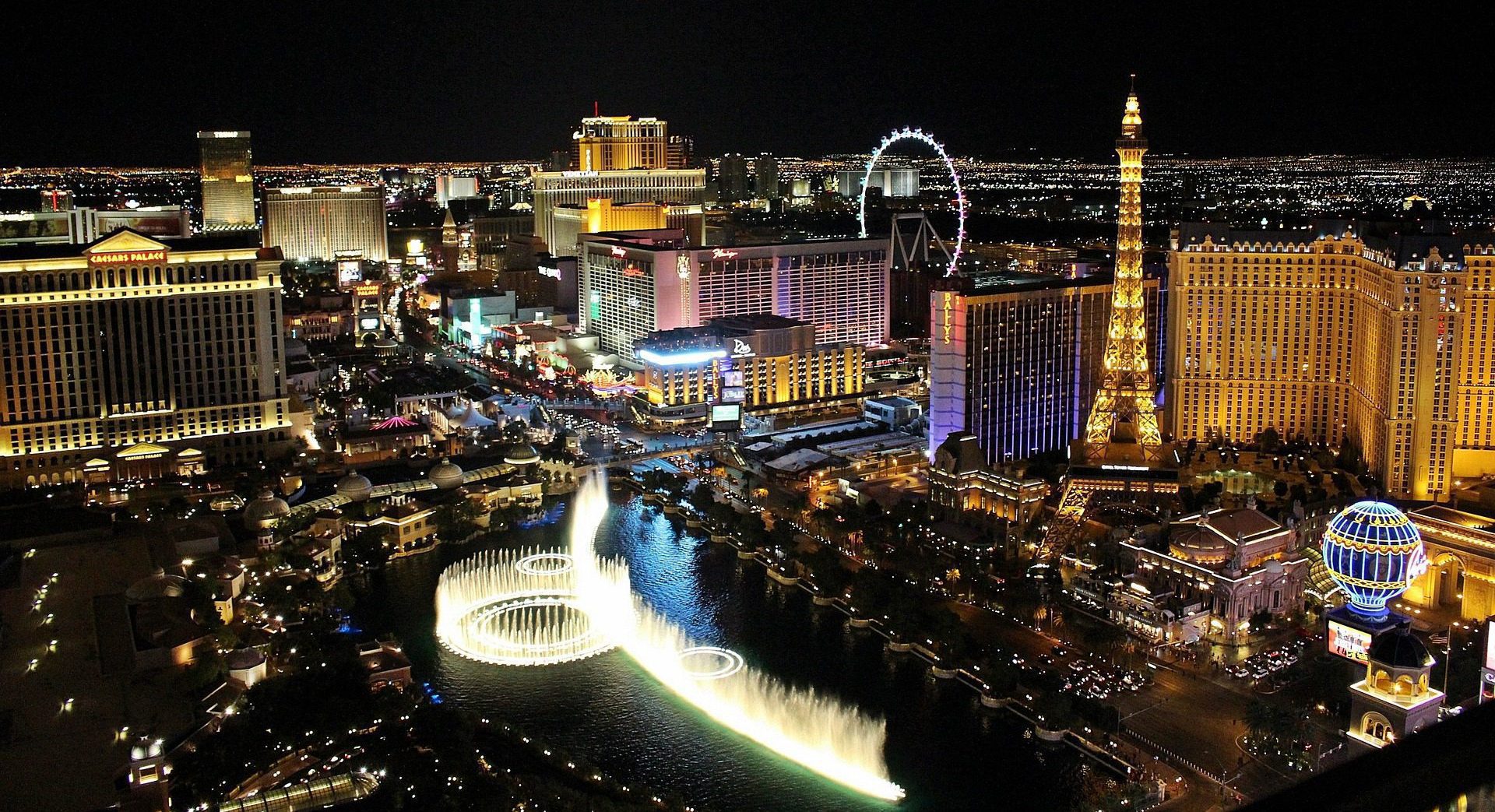 Las Vegas de noche en un viaje a Estados Unidos con WAYAO