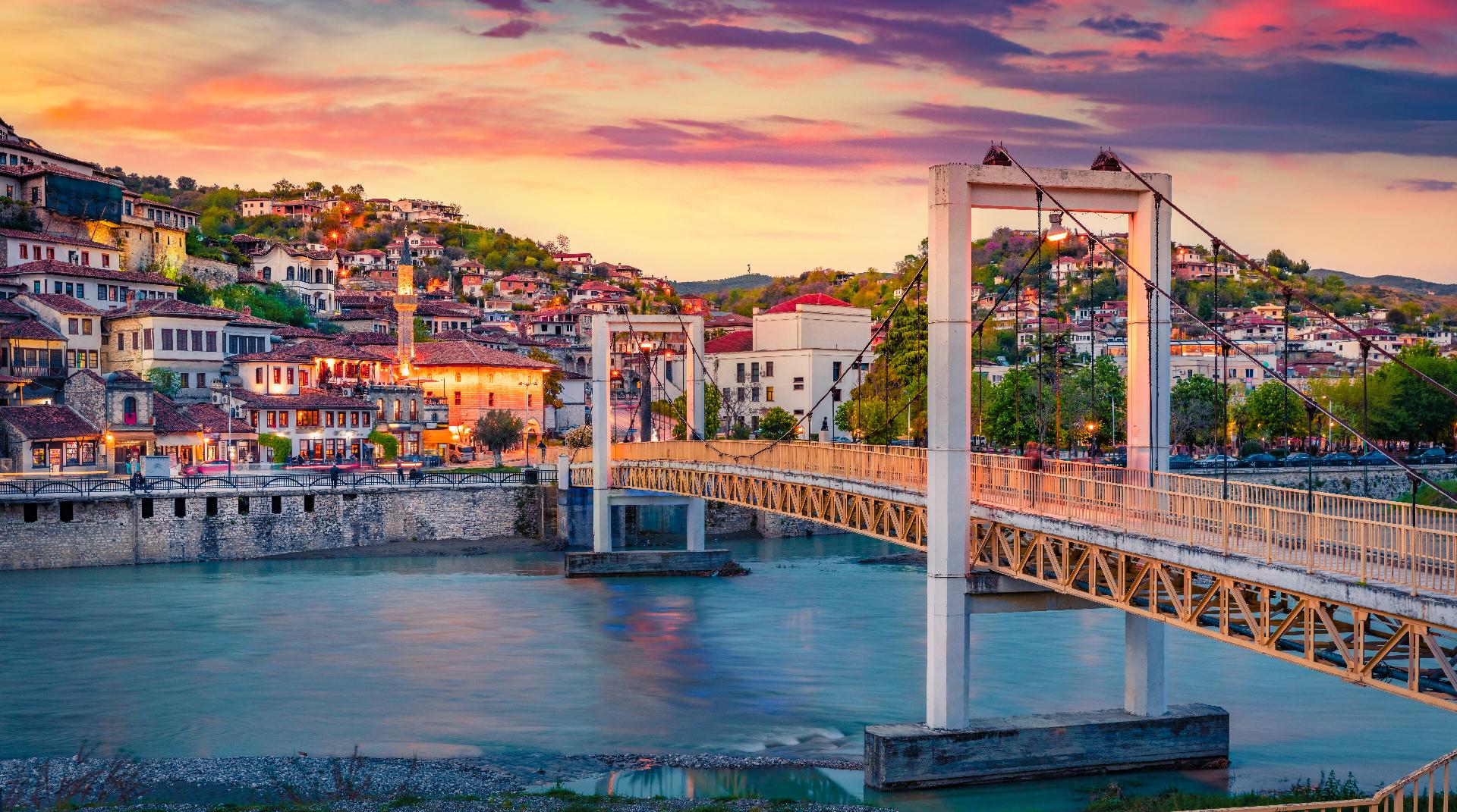 Puente increible en albania con WAYAO