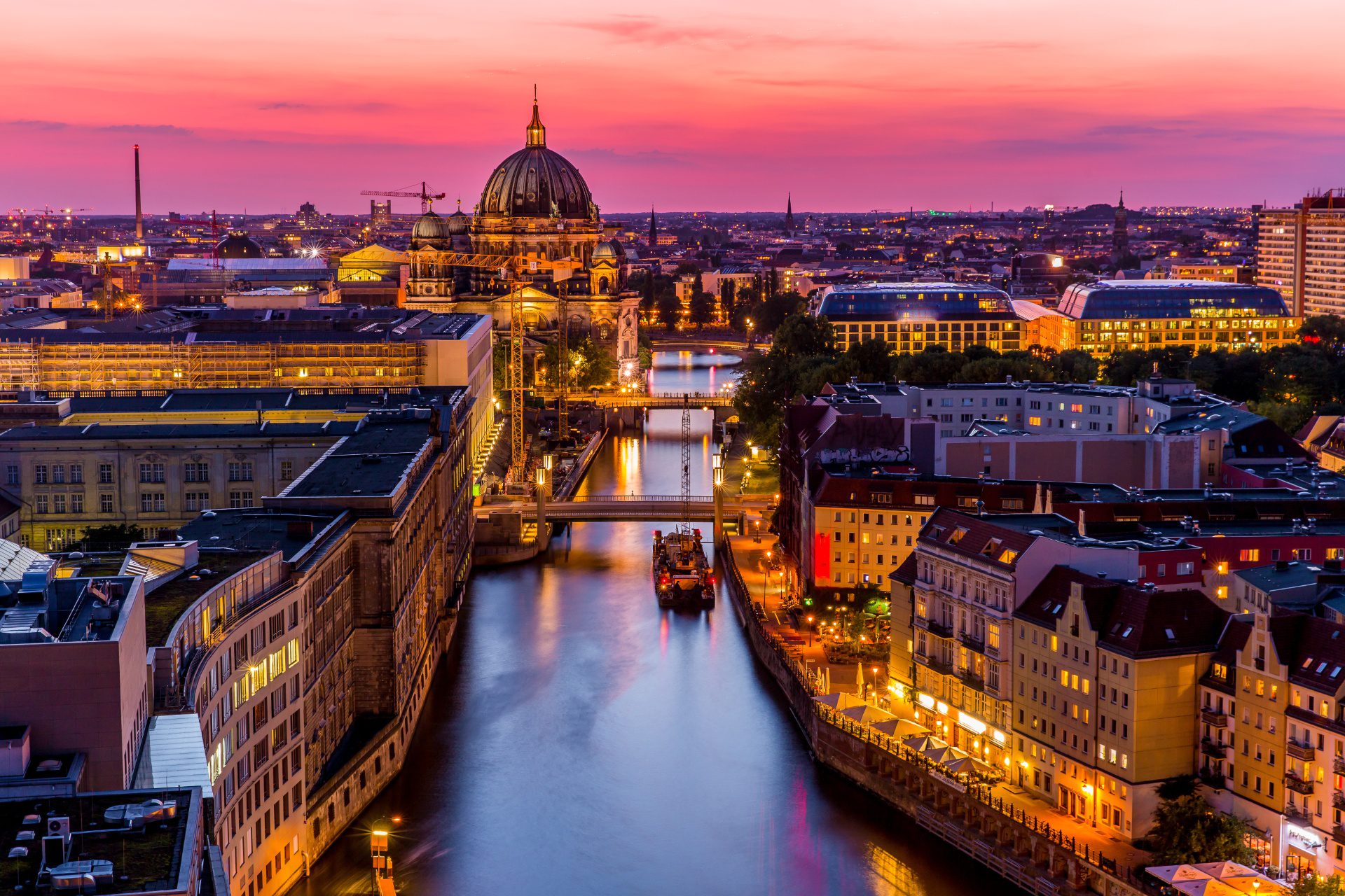ciudad de alemania por la noche con WAYAO