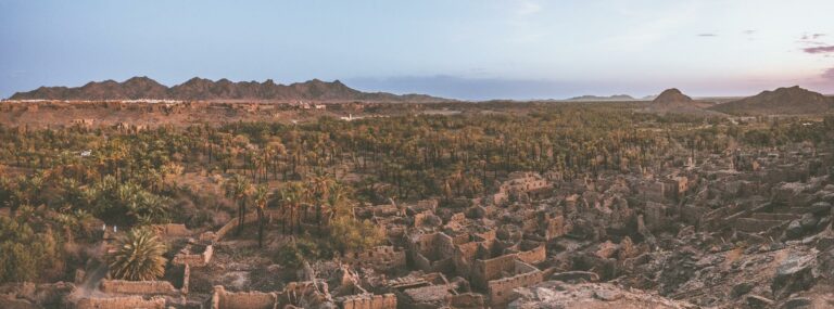Viaje a Arabia Saudí: Tesoros del Desierto y Ciudades Sagradas