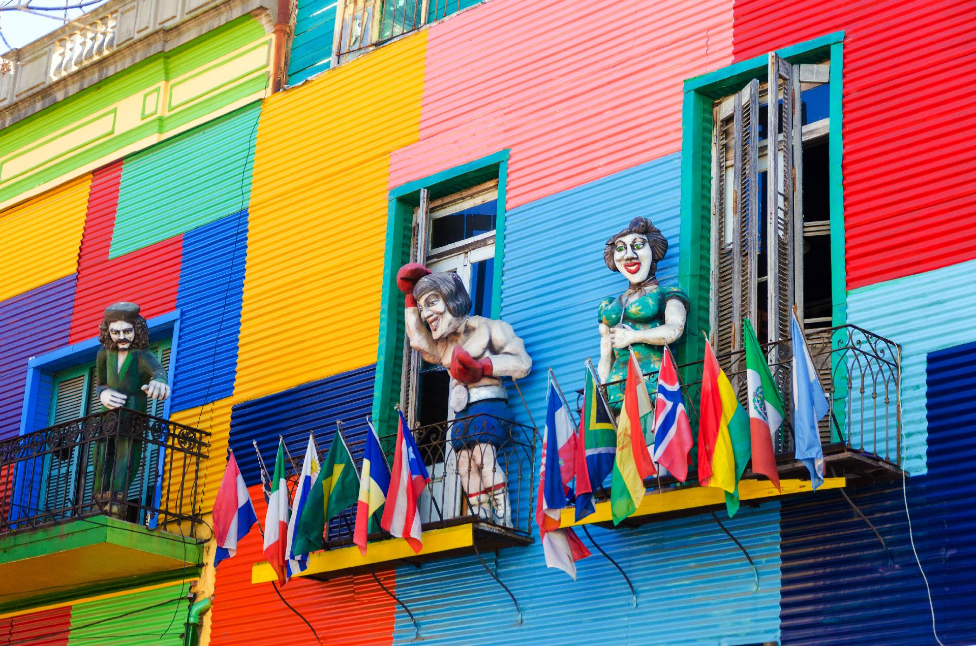 barrio colorido con WAYAO