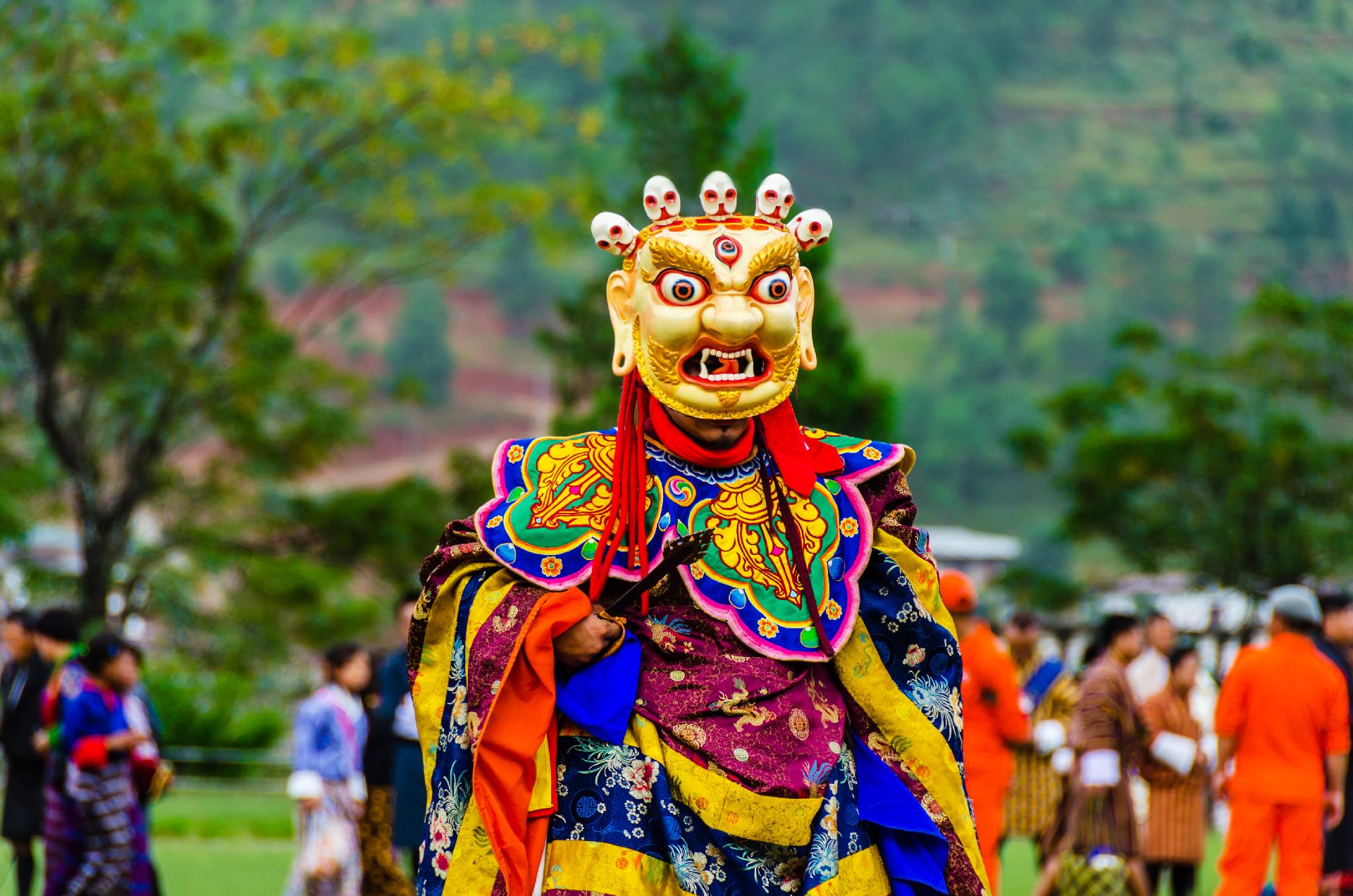 bailarin enmascarado festival tradicional con WAYAO