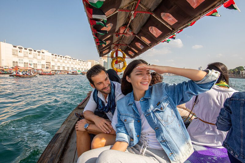 pareja en un barco con WAYAO