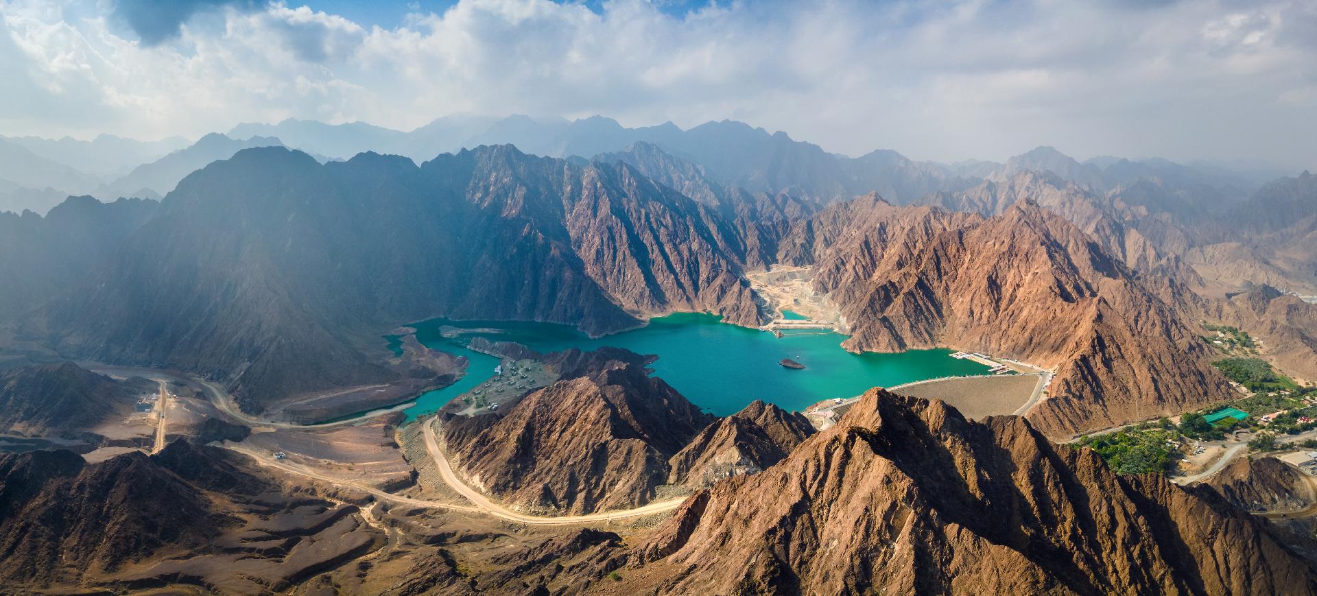 lago de emiratos arabes con WAYAO