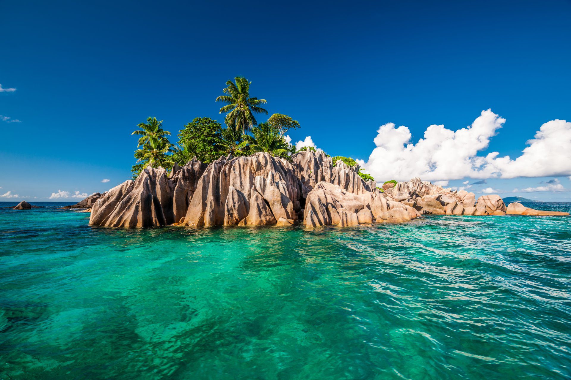Hermosa isla san pedro en seychelles con WAYAO