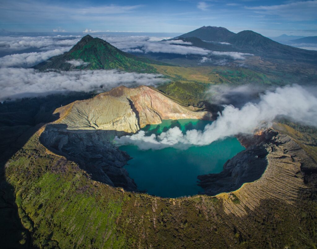 Volcan en indonesia con WAYAO