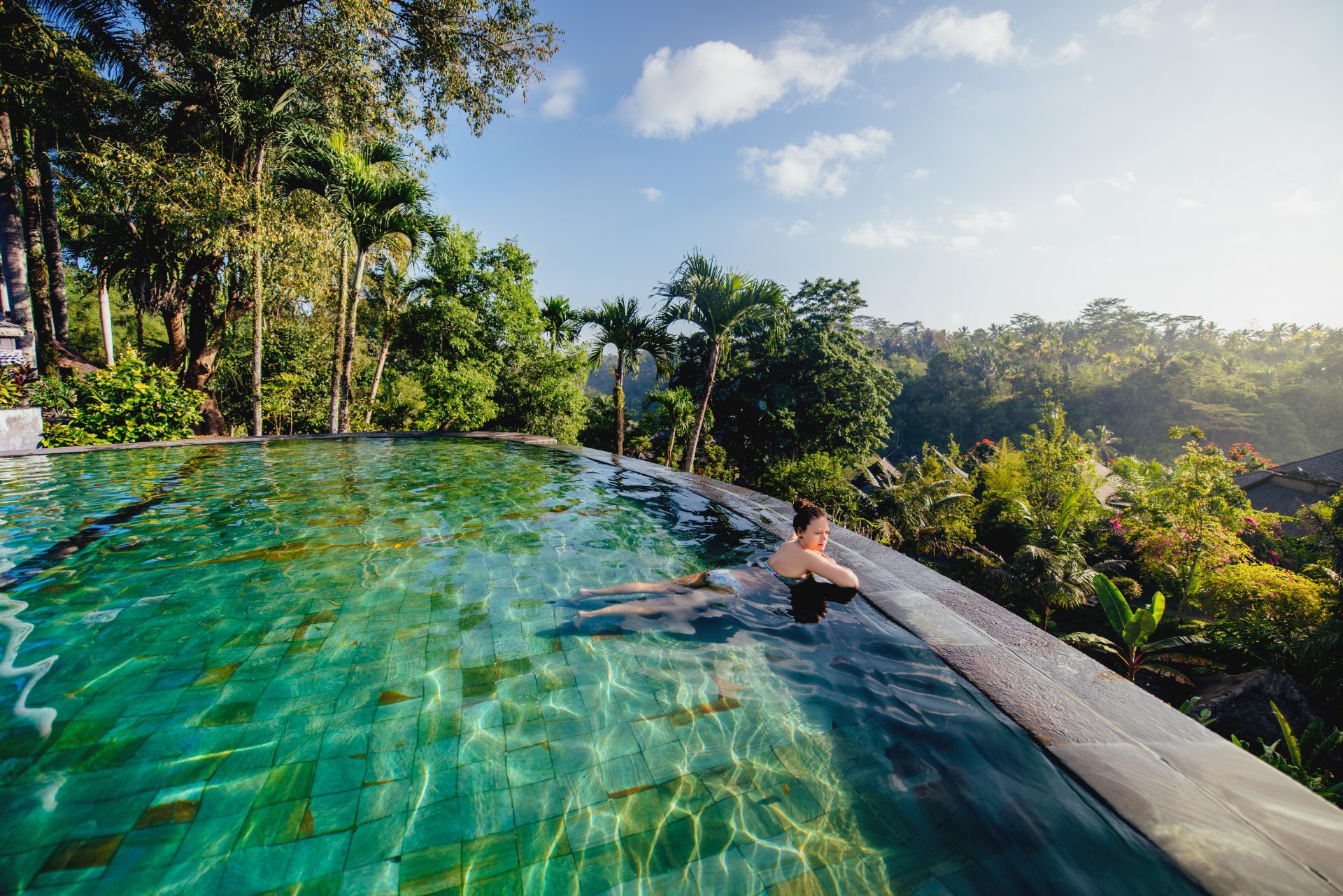 piscina de lujo en bali con WAYAO