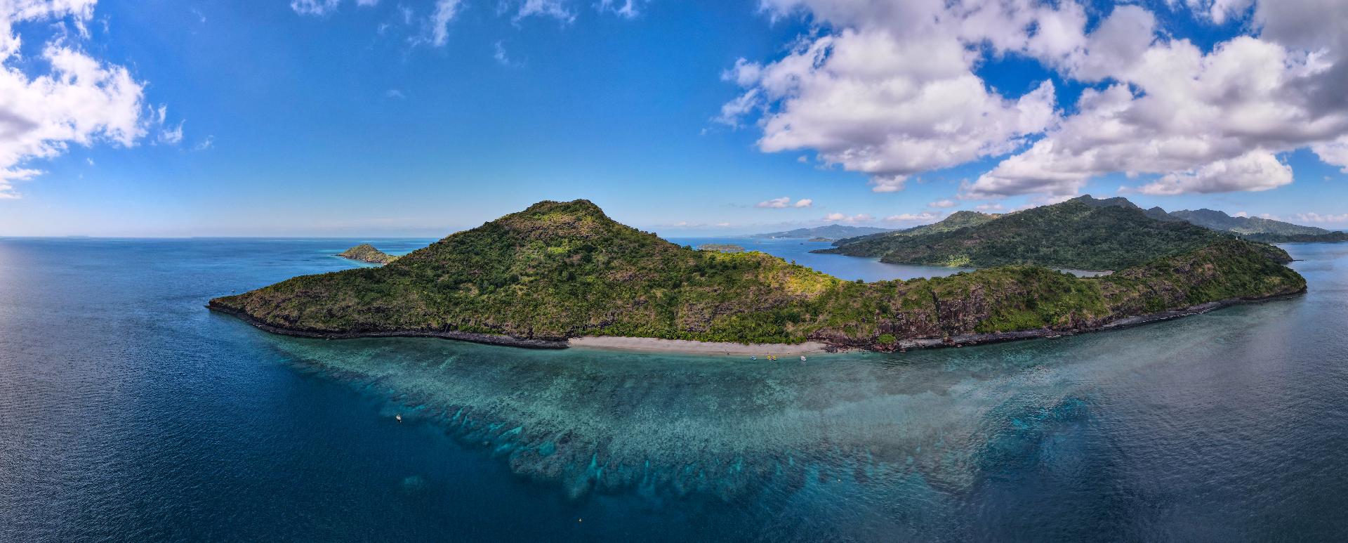 playa arena blanca desde un dron con WAYAO