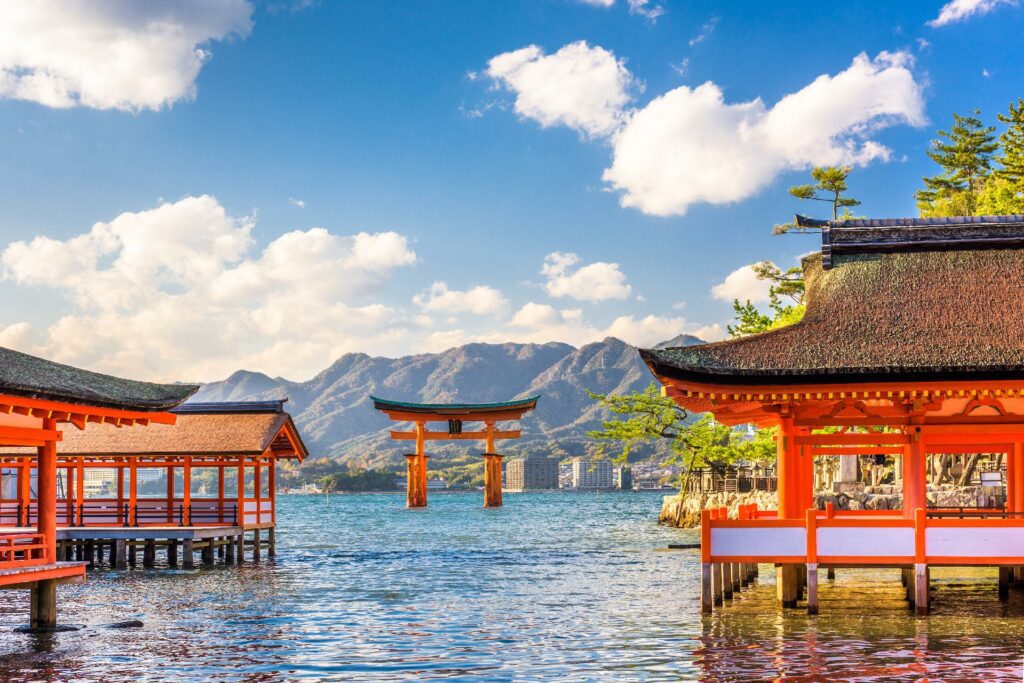 santuario flotante en japon con WAYAO