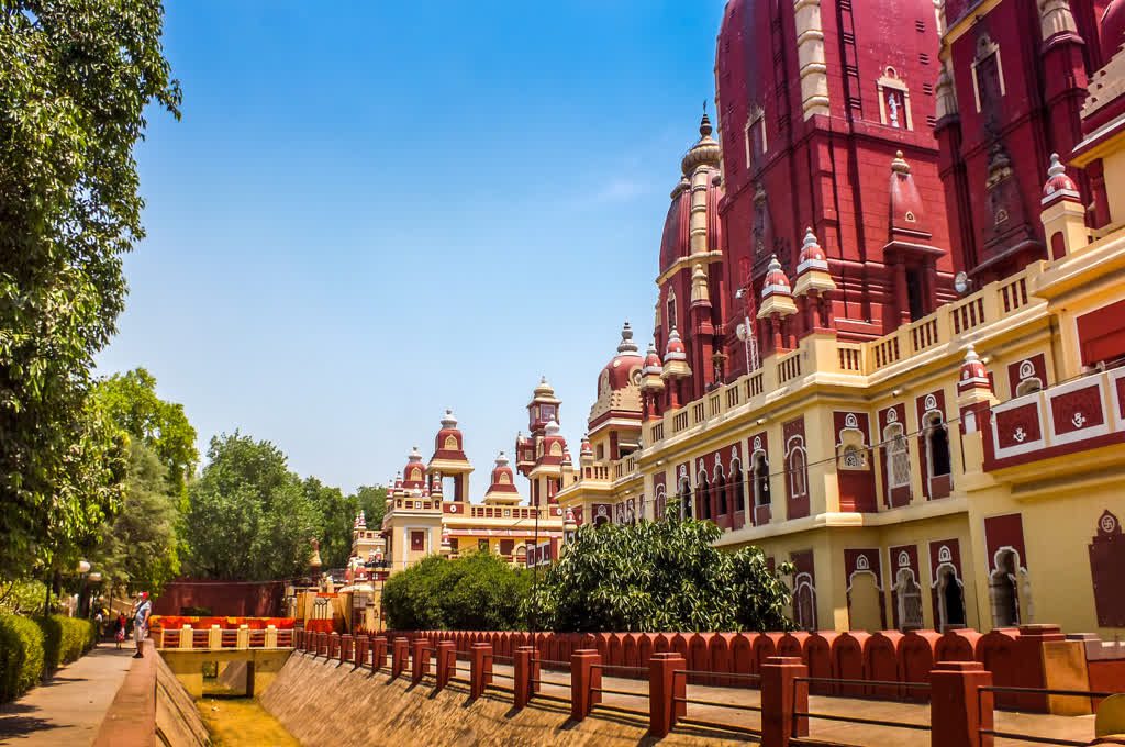 templo rojo con WAYAO