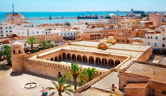 ciudad de tunez con R VIAJES