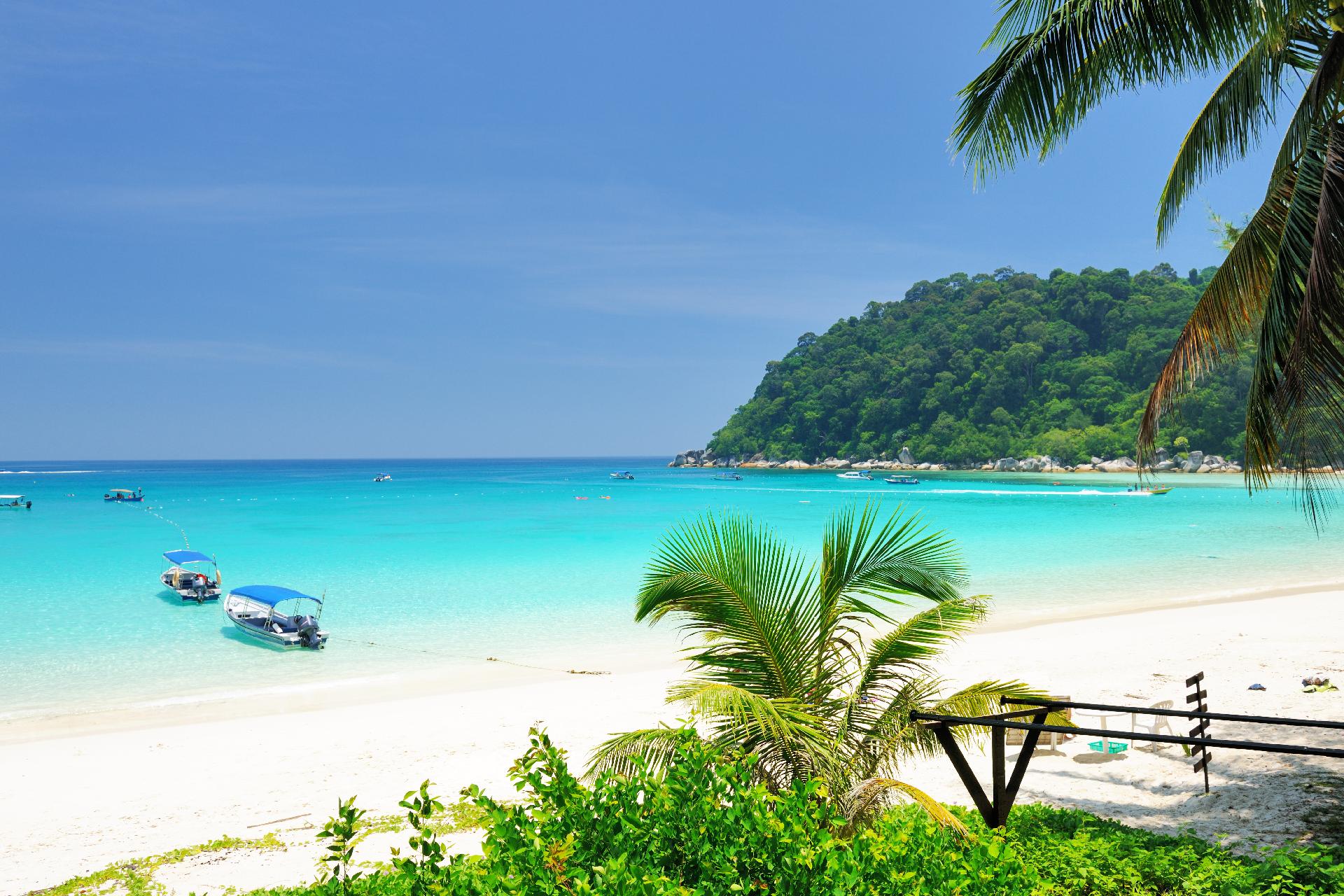 playa hermosa en borneo con WAYAO