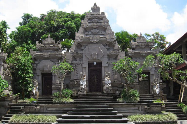 Viaje fascinante a Bali: naturaleza, templos y playas paradisíacas