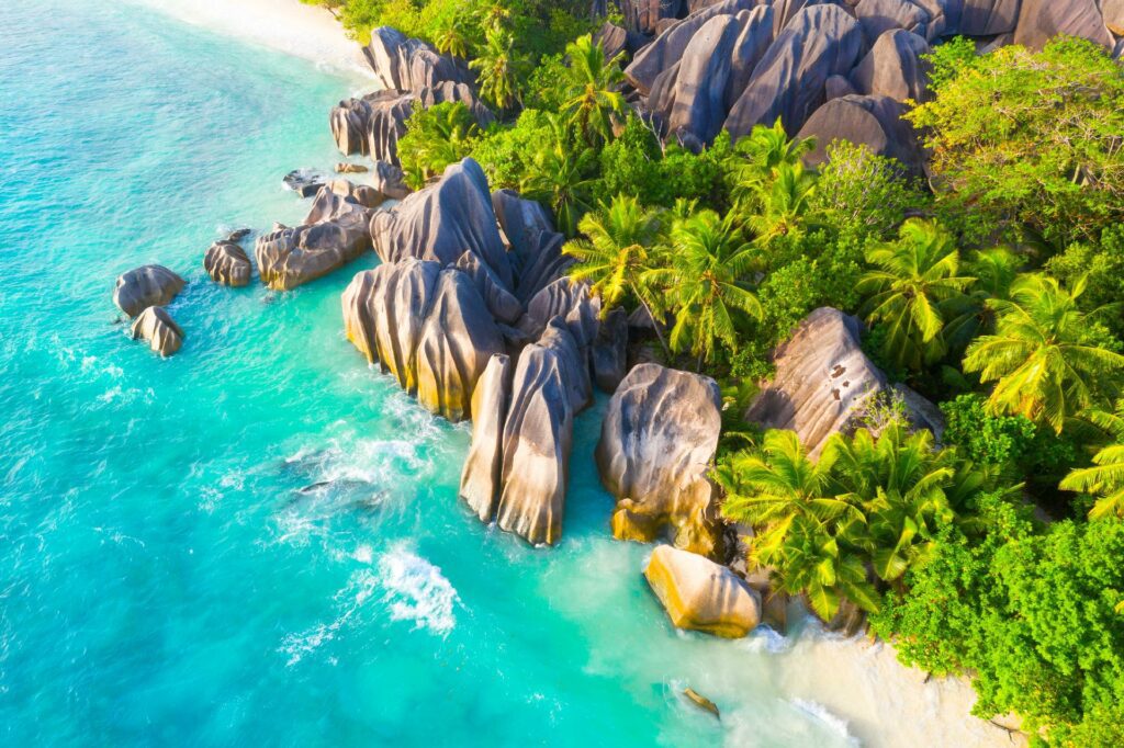 playa isla de digue con WAYAO