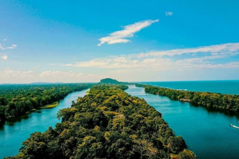 Viaje a Costa Rica: explora y vive su Naturaleza, Volcanes y Caribe