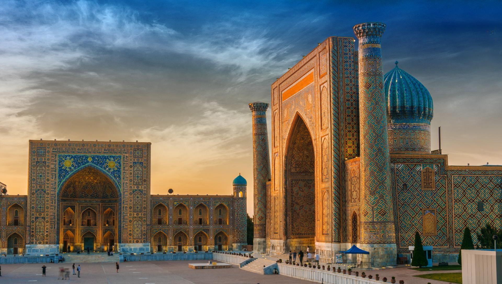 plaza publica uzbekistan con WAYAO