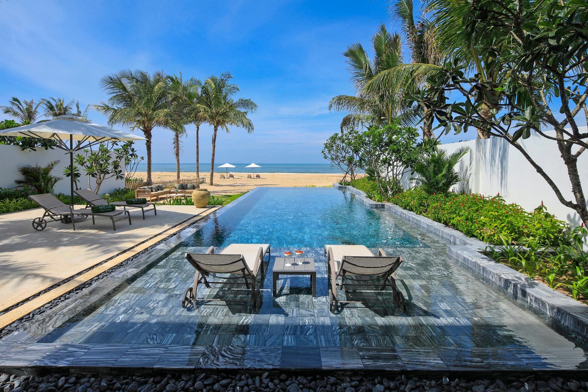 una piscina en vietnam con WAYAO