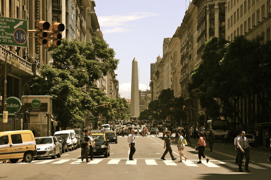 ciudad de argentina atardecer con WAYAO