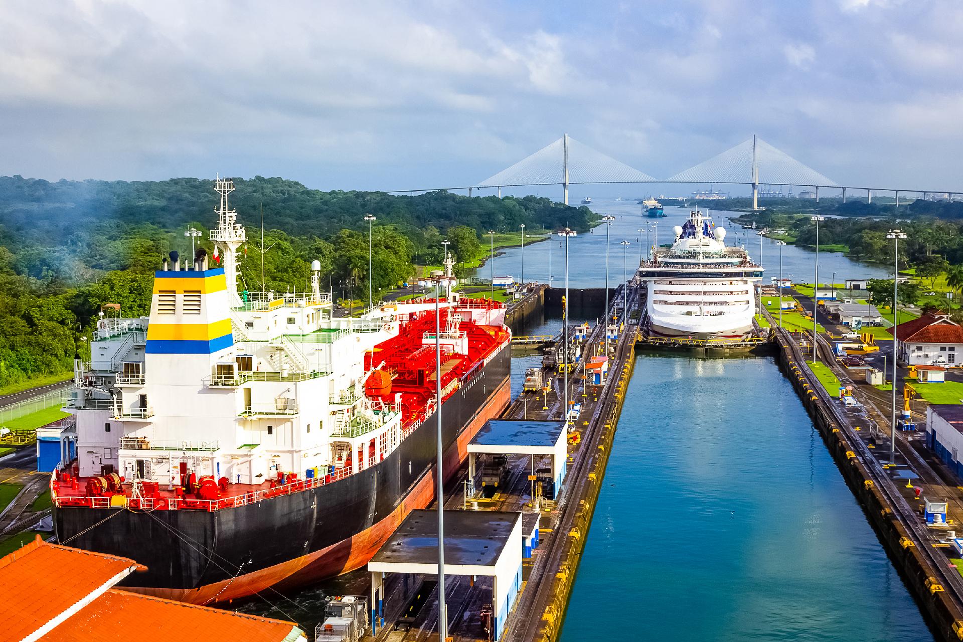 crucero en panama con WAYAO