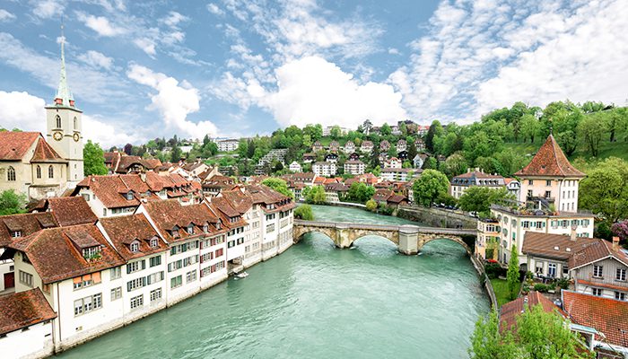rio atravesando ciudadd de suiza con WAYAO