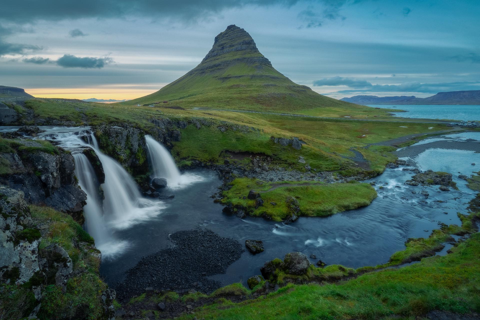 paisaje occidental islandia con WAYAO