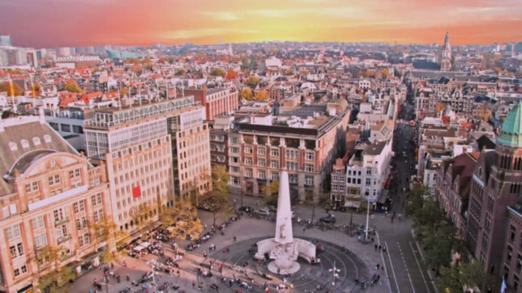 Qué ver en Ámsterdam: 10 lugares imprescindibles plaza dam amsterdam