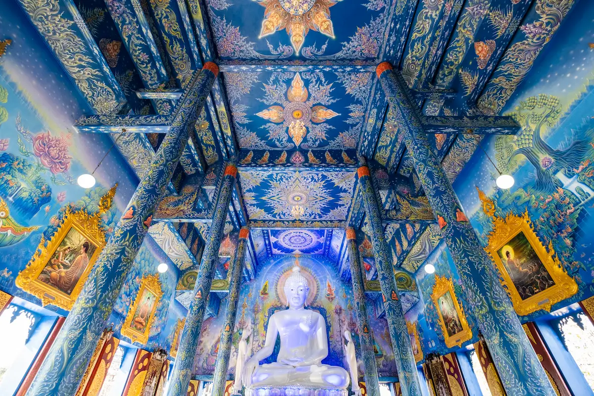 Explora Chiang Rai: templos blancos, azules y museos